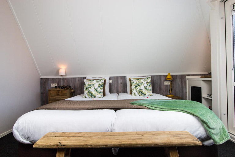 Bedroom 3, Hotel Restaurant It Posthus, Ferwerderadiel