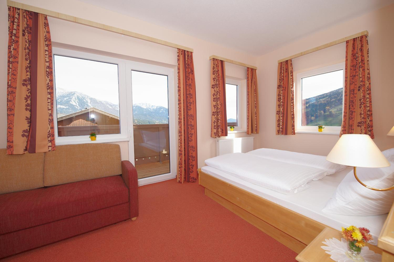 Bedroom 3, Hotel Pariente, Liezen