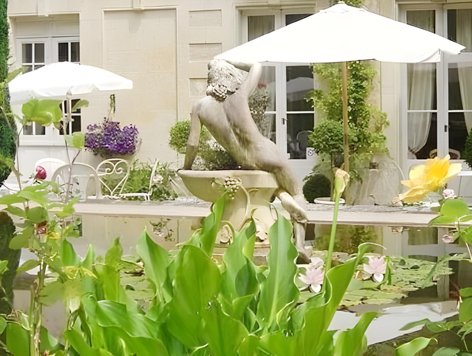 Others 5, Chateau de Beaulieu, Maine-et-Loire