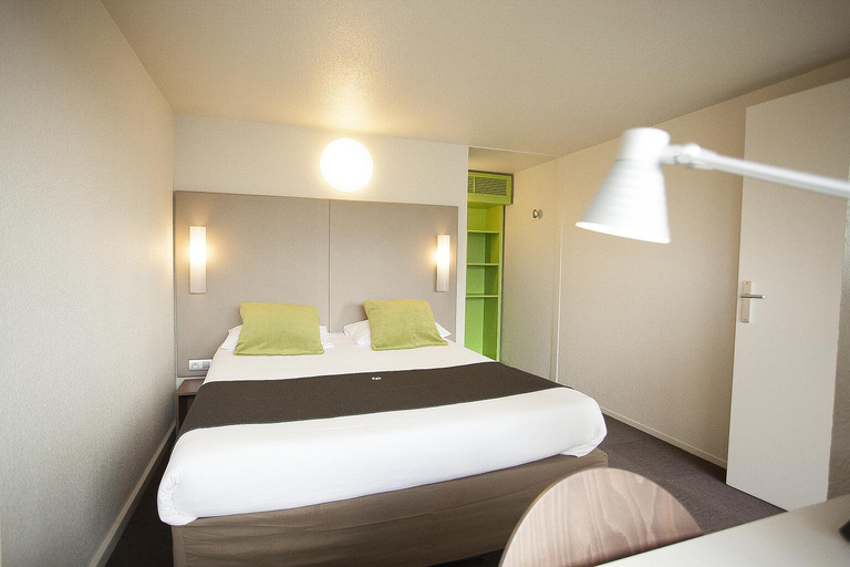 Bedroom 3, Dinan Taden Hotel, Côtes-d'Armor