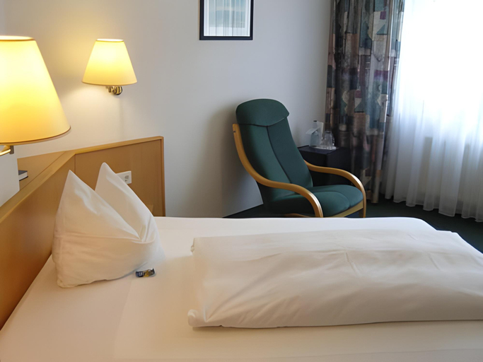 Bedroom 3, Hotel Lamm, Esslingen