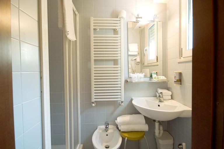 Bathroom 17