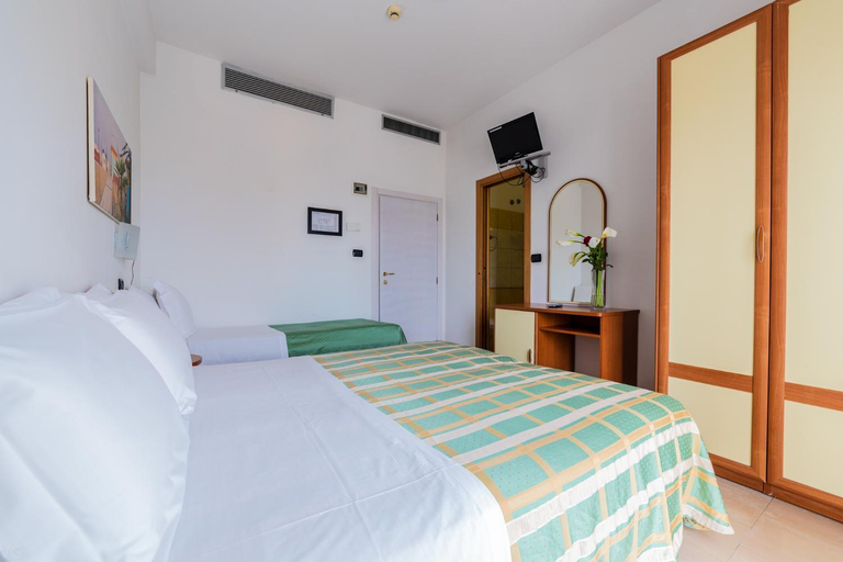 Bedroom 3, Hotel Sultano, Rimini