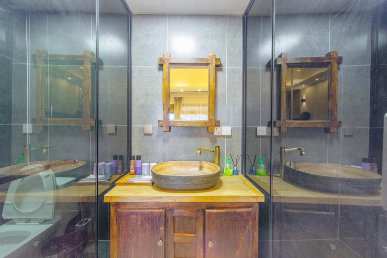 Bathroom 3, GeGeHouse - Lijiang Old Town, Lijiang