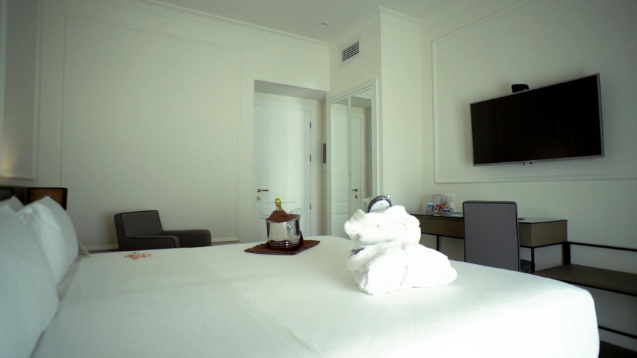 Bedroom 12