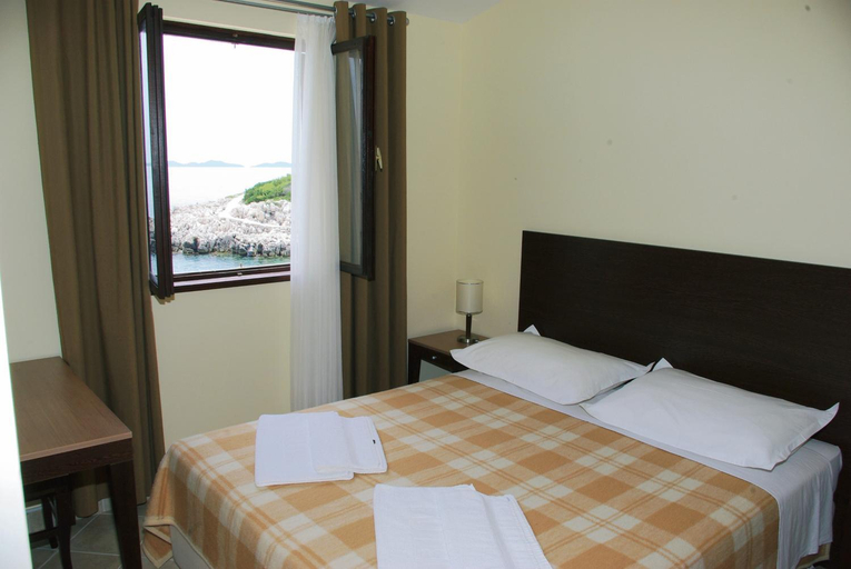 Bedroom 2, Hotel Priscapac Resort & Apartments, Blato