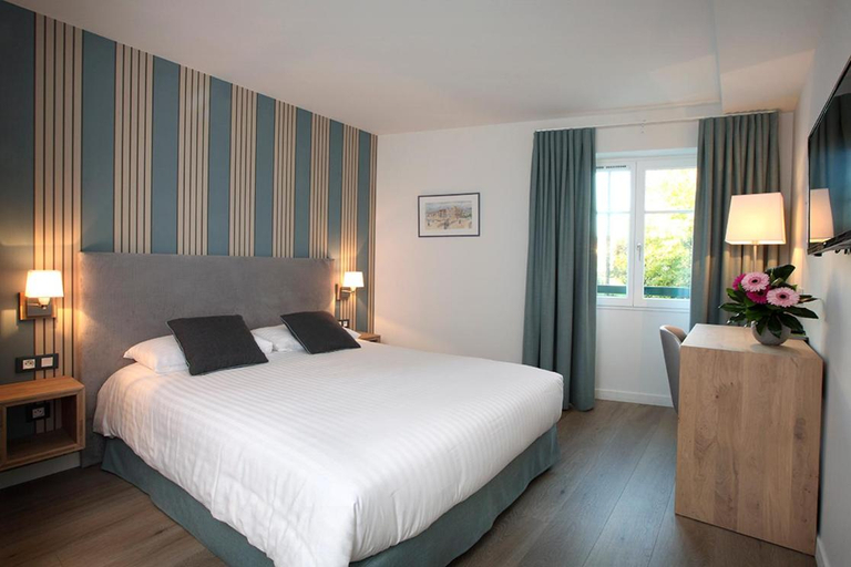 Bedroom 2, Logis Hotel de la Nivelle, Pyrénées-Atlantiques