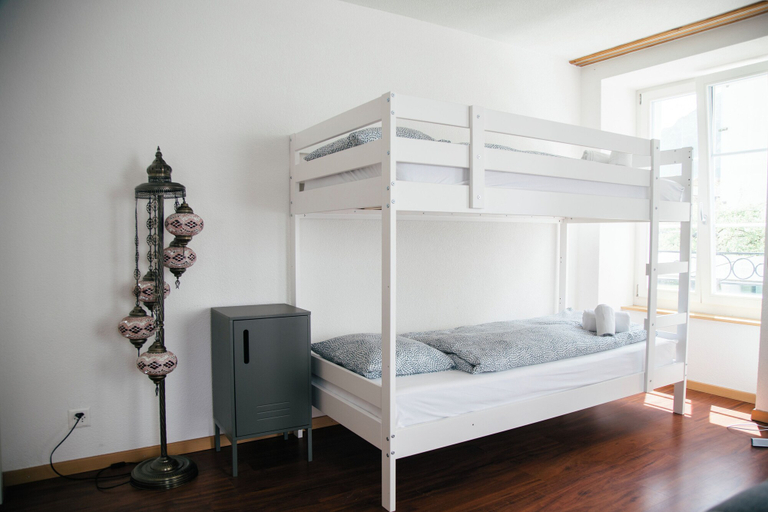 Bedroom 3, Nimbuzzz Apartments, Interlaken