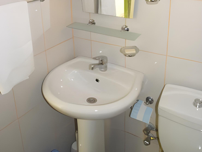 Bathroom 3, Camel Pansiyon, Antalya