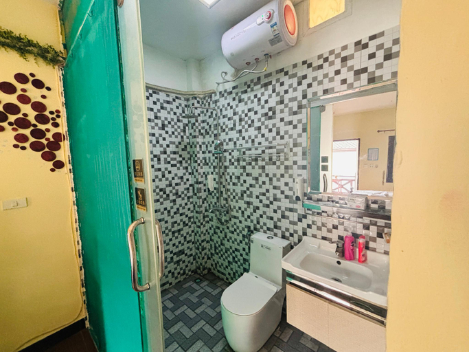 Bathroom, V House Guest House, Luang Prabang