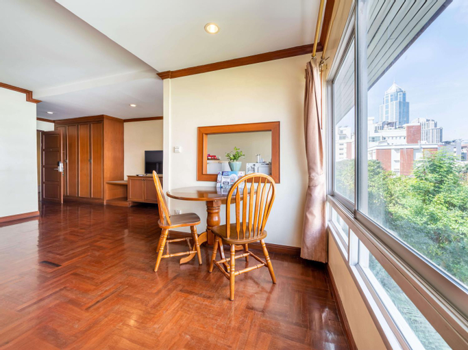 Dining Room 9