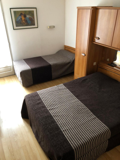 Bedroom 2, Hotel Au Petit Languedoc, Hautes-Pyrénées