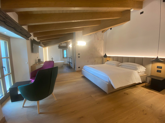 Bedroom 4, Wine Hotel San Carlo - Relais & SPA, Sondrio