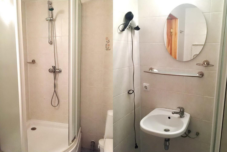 Bathroom 3, Vaivorykste, Neringos