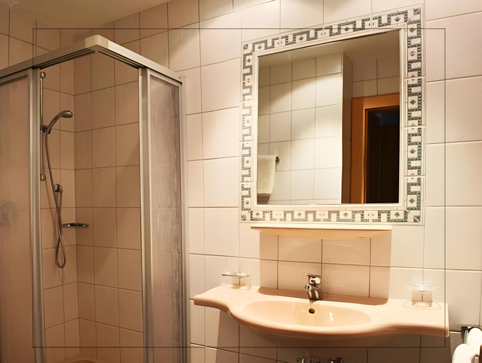 Bathroom 3, Hotel St. Nikolaus, Landeck