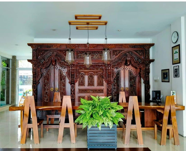 Dining Room 1