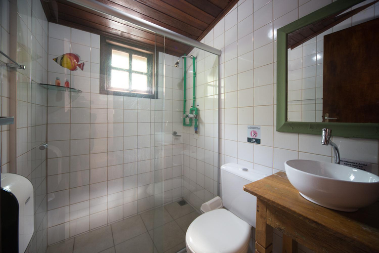 Bathroom 3, Pousada Treze Luas, Paranaguá