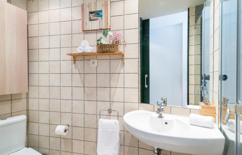 Bathroom 2, Beach Apartment in the heart of Tamariu Ref 627, Girona
