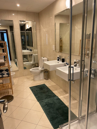 Bathroom 5, Helena Beach Apartment
