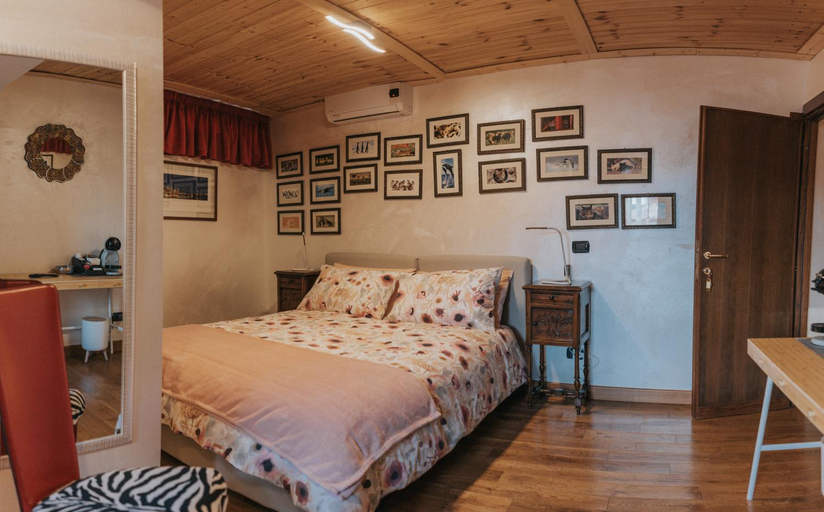 Others 5, A Casa di Marina, Latina