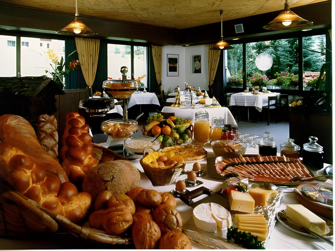 Food & Drinks 3, ホテル クリスタル - サファイア(Hotel Kristall-Saphir Superior), Visp
