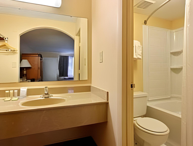 Bathroom 4, NATION'S INN of Wake County - Raleigh Crabtree, Wake