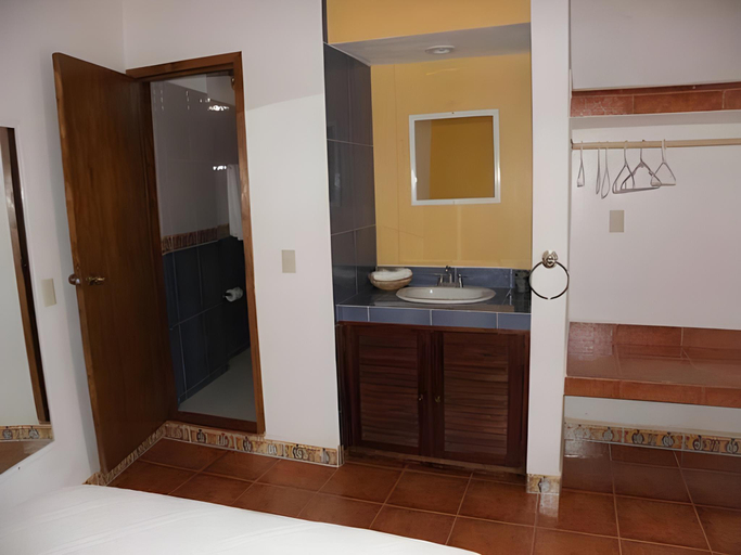 Bathroom 3, Hotel Diamante, Compostela