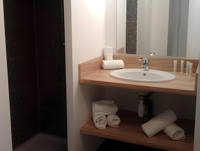 Bathroom 5, Residence Thalacap, Hérault