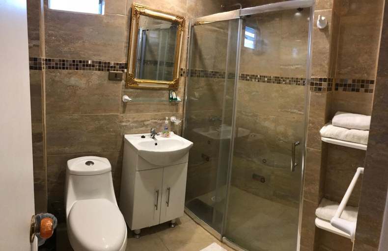 Bathroom 3, Hotel CostaFosil, Copiapó