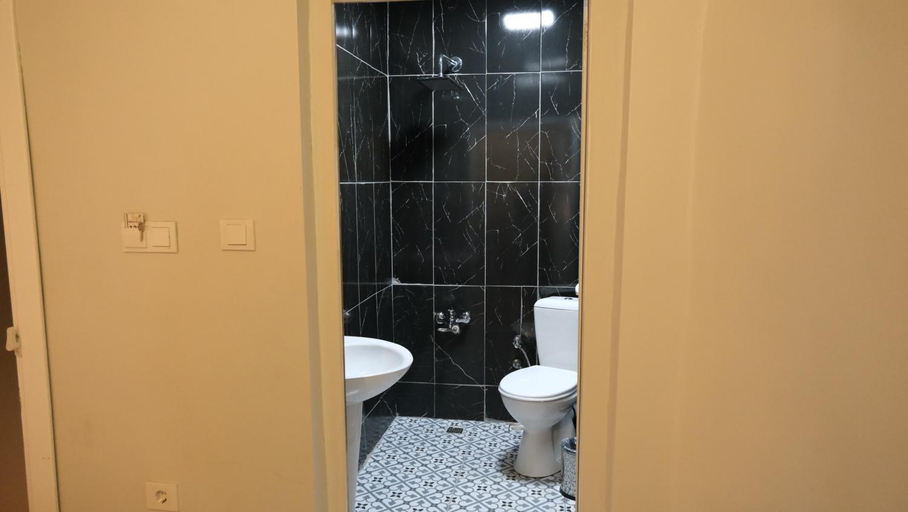 Bathroom 3, Simon Hotel, Beyoğlu