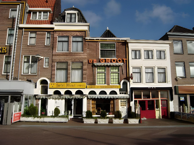 Others 2, Hotel Mayflower, Leiden