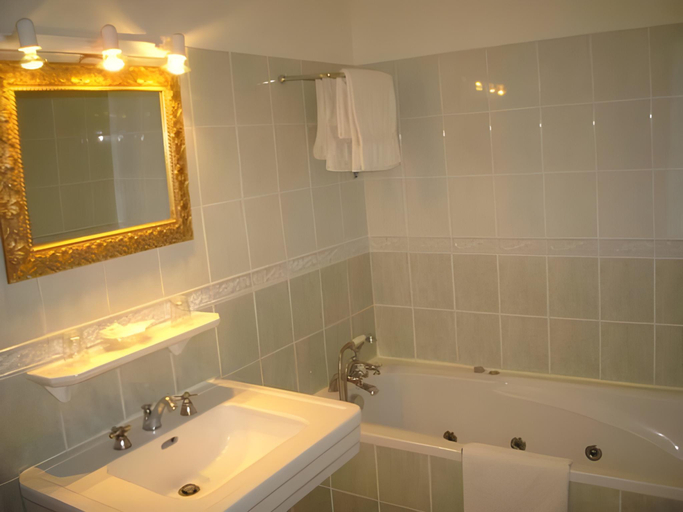 Bathroom 3, Manoir de la Marjolaine, Calvados