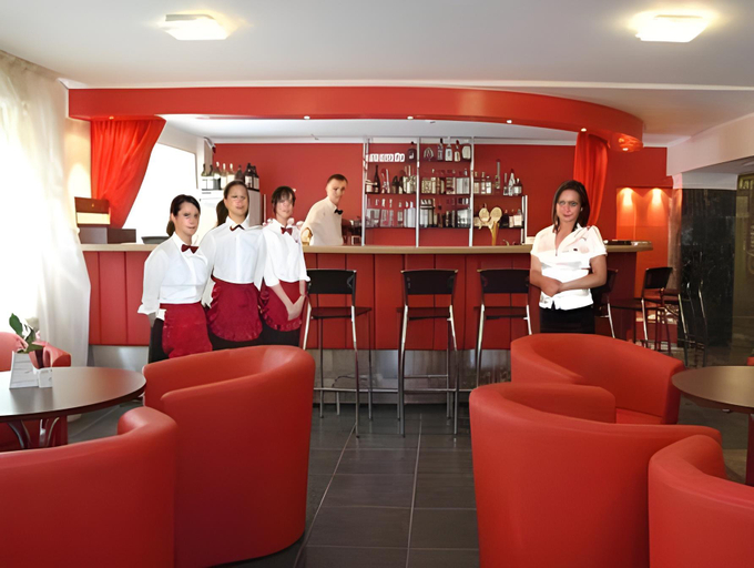 Food & Drinks 5, Apart Hotel Tomo FREE PARKING, Riga