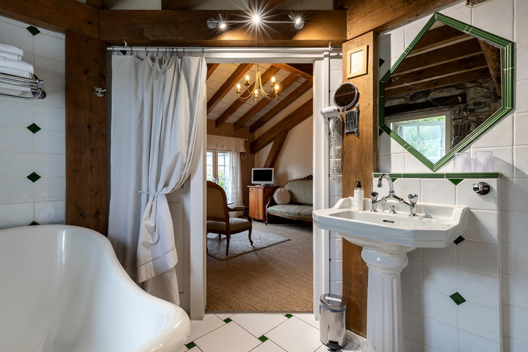 Bathroom 4