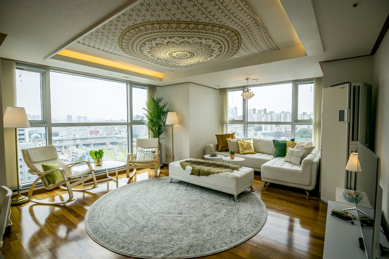 SJ Tailored Serviced APT 3min Walk From Seoul STN, Jung