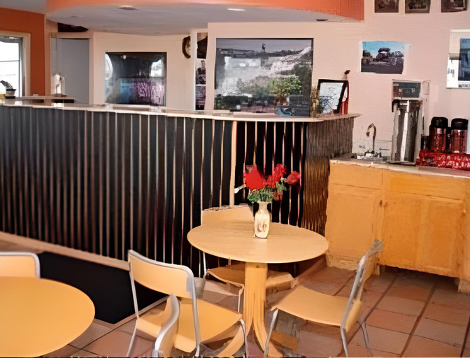 Food & Drinks 5, Budget Host Inn Niagara Falls, Niagara