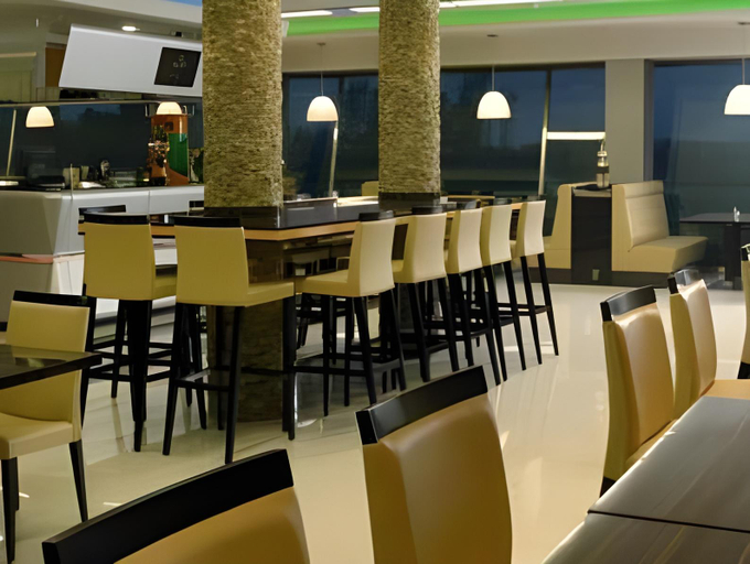 Food & Drinks 5, Gokart Hotel, Kecskemét