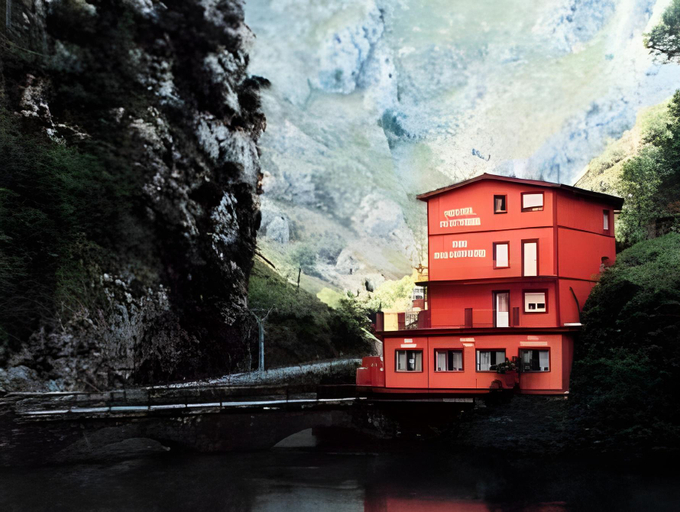 Others 4, Hostal Poncebos, Asturias