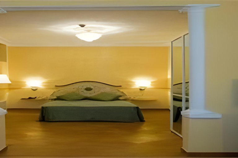 Bedroom, Residenza Gens Julia, Roma