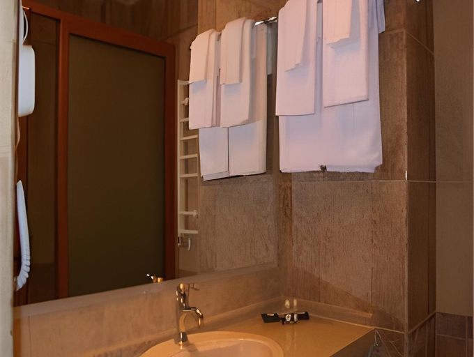 Bathroom 4, Sevastokrator Relax & Congress, Veliko Tarnovo