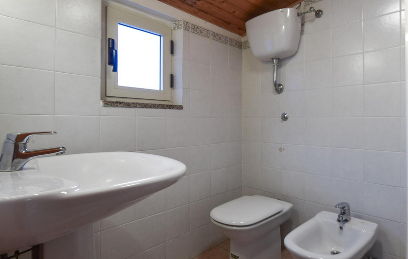 1 Bedroom Beautiful Apartment In Scilla, Reggio Di Calabria