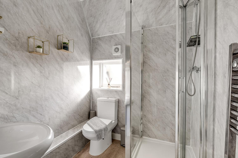Bathroom 4, Kensington Charming and Bright Flat, London