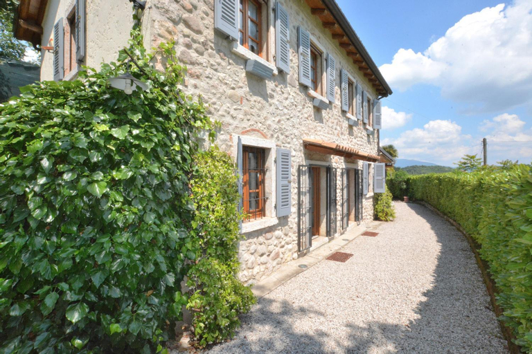 Rustico Villa Marciaga With Pool, Verona