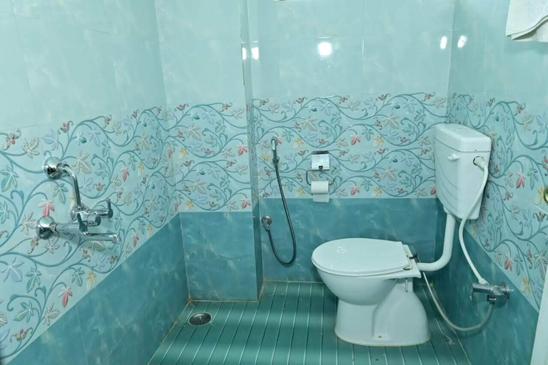 Bathroom, Hotel Lumbini International By GRB, Varanasi