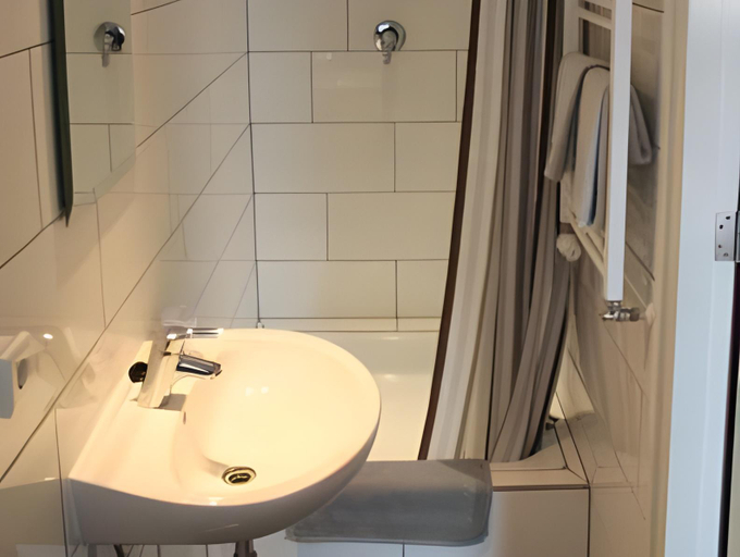 Bathroom 3, Hotel Herberg de Lindehoeve, Horst aan de Maas