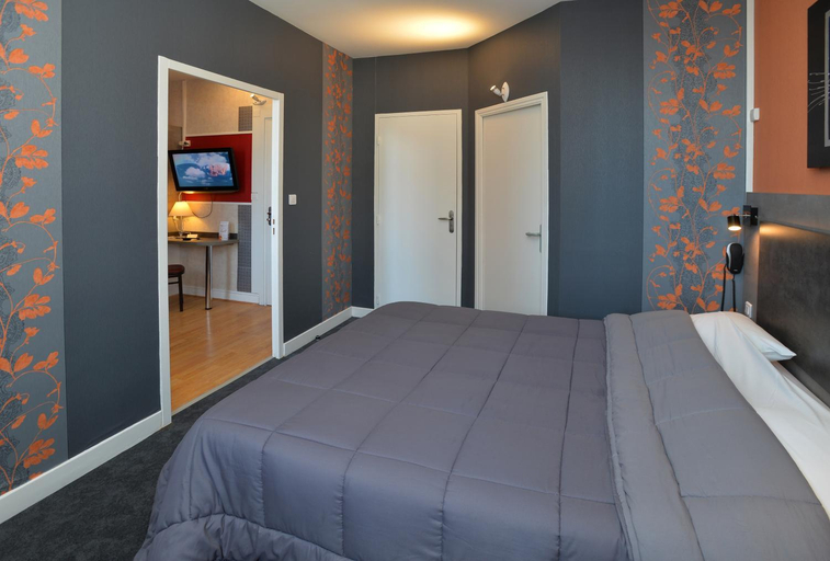 Bedroom 3, Hotel La Croix Blanche, Hautes-Pyrénées
