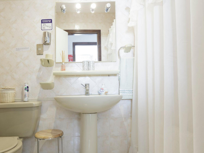 Bathroom 5, Sandy Point Hostal, Magallanes