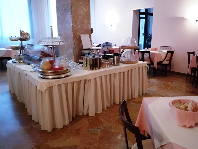 Food & Drinks 5, Hotel Astra Ferrara, Ferrara