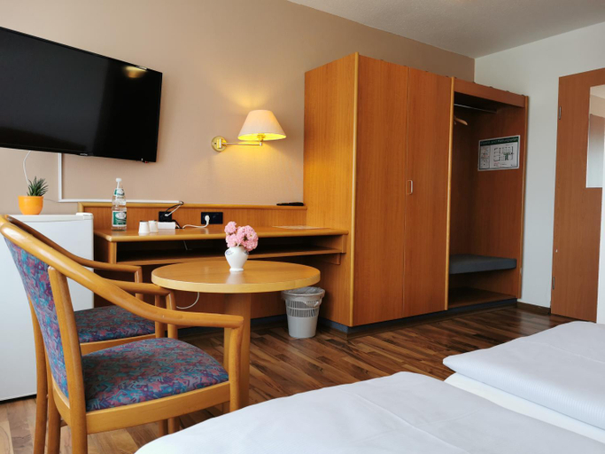 Bedroom 3, Hotel Mainperle, Main-Tauber-Kreis