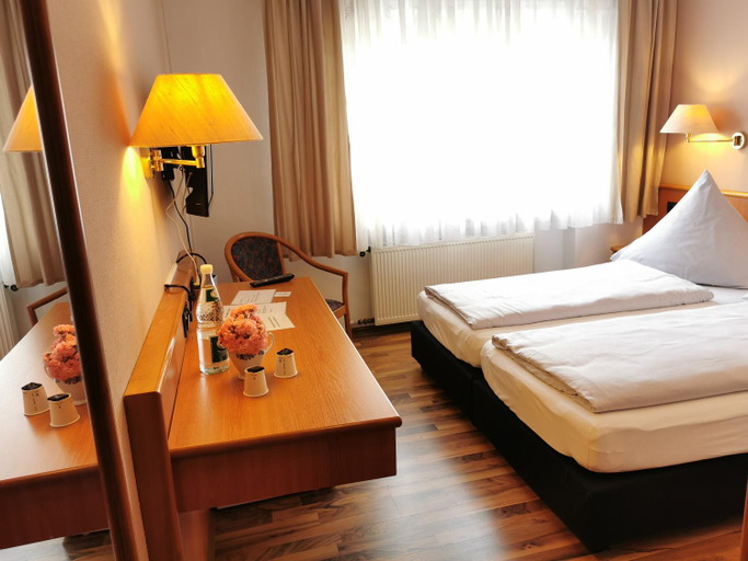 Bedroom 4, Hotel Mainperle, Main-Tauber-Kreis